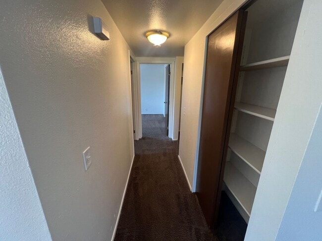 Building Photo - 4689 S Brookwillow Cv