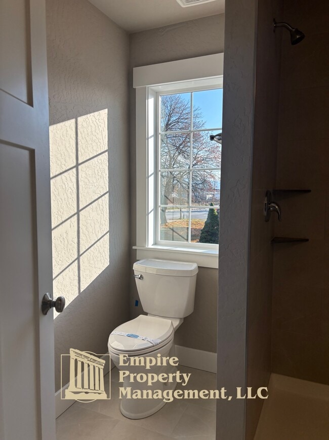 Building Photo - 1656 Irvine Wy