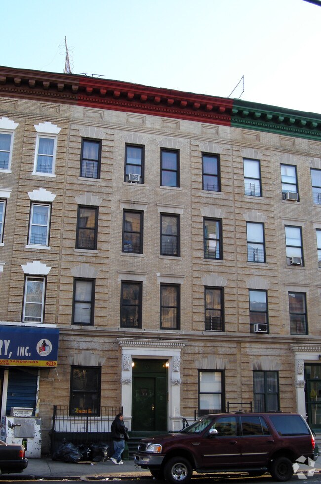 Primary Photo - 835 E 156th St