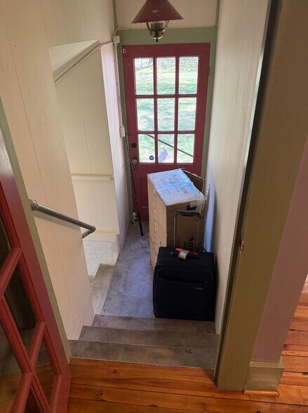 Building Photo - 5886 Poor Mountain Rd