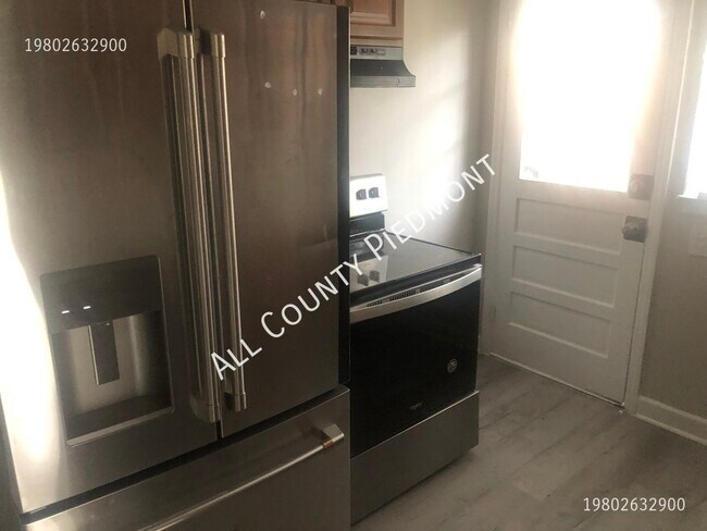 Building Photo - 1028 Rodey Ave