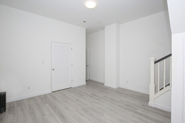 Building Photo - 24 MacDougal St