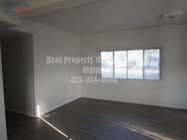 Building Photo - 85 N 300 E