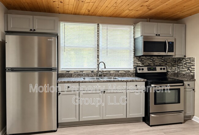 Building Photo - 808 Harrisburg Dr SW