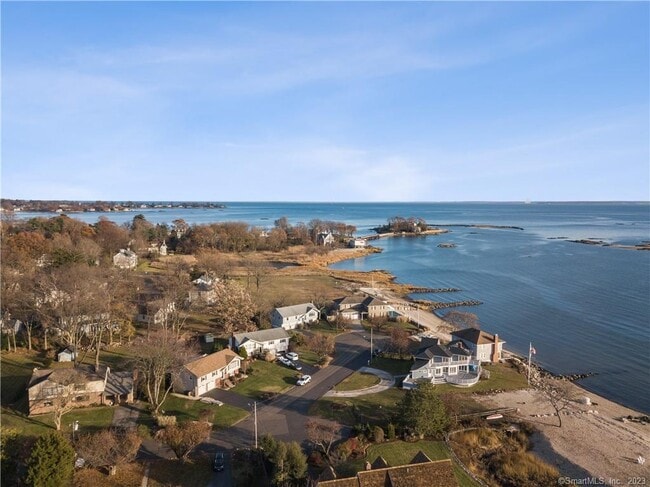Building Photo - 98 Soundview Dr