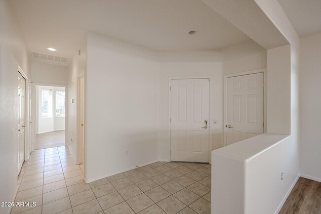 Building Photo - 16149 W Quail Creek Ln