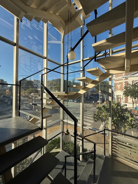 Building Photo - 250 Linden Ave