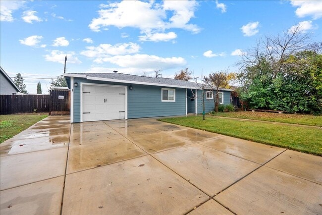 Building Photo - 1156 Hampton Rd