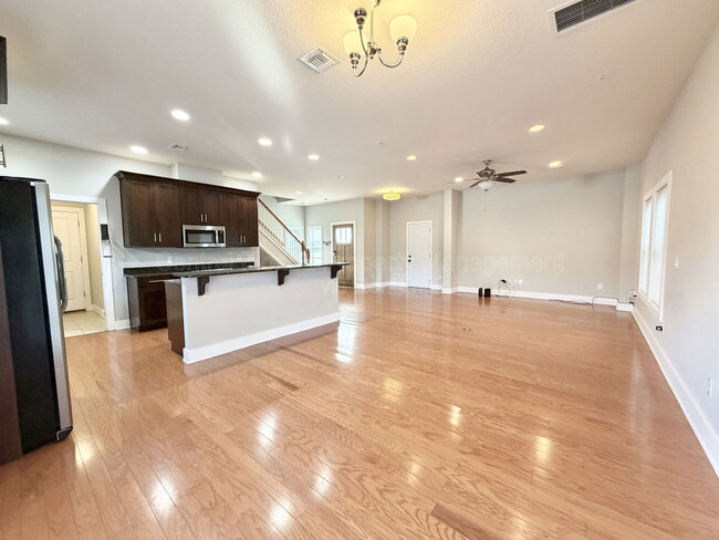 Building Photo - 2223 Amherst Ave