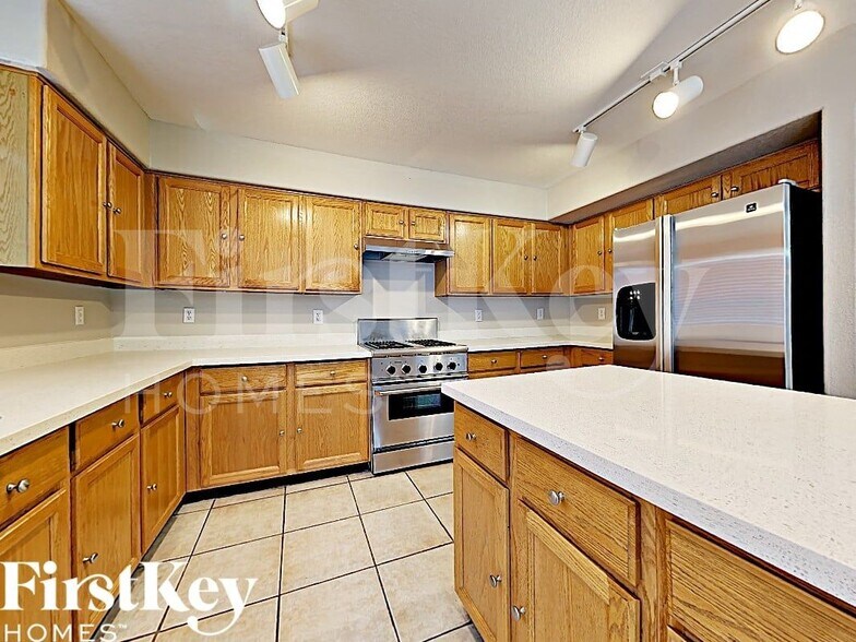 Building Photo - 7323 E Navarro Ave