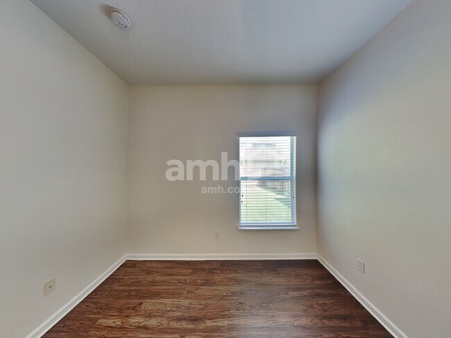 Building Photo - 1347 Ivyhedge Ave