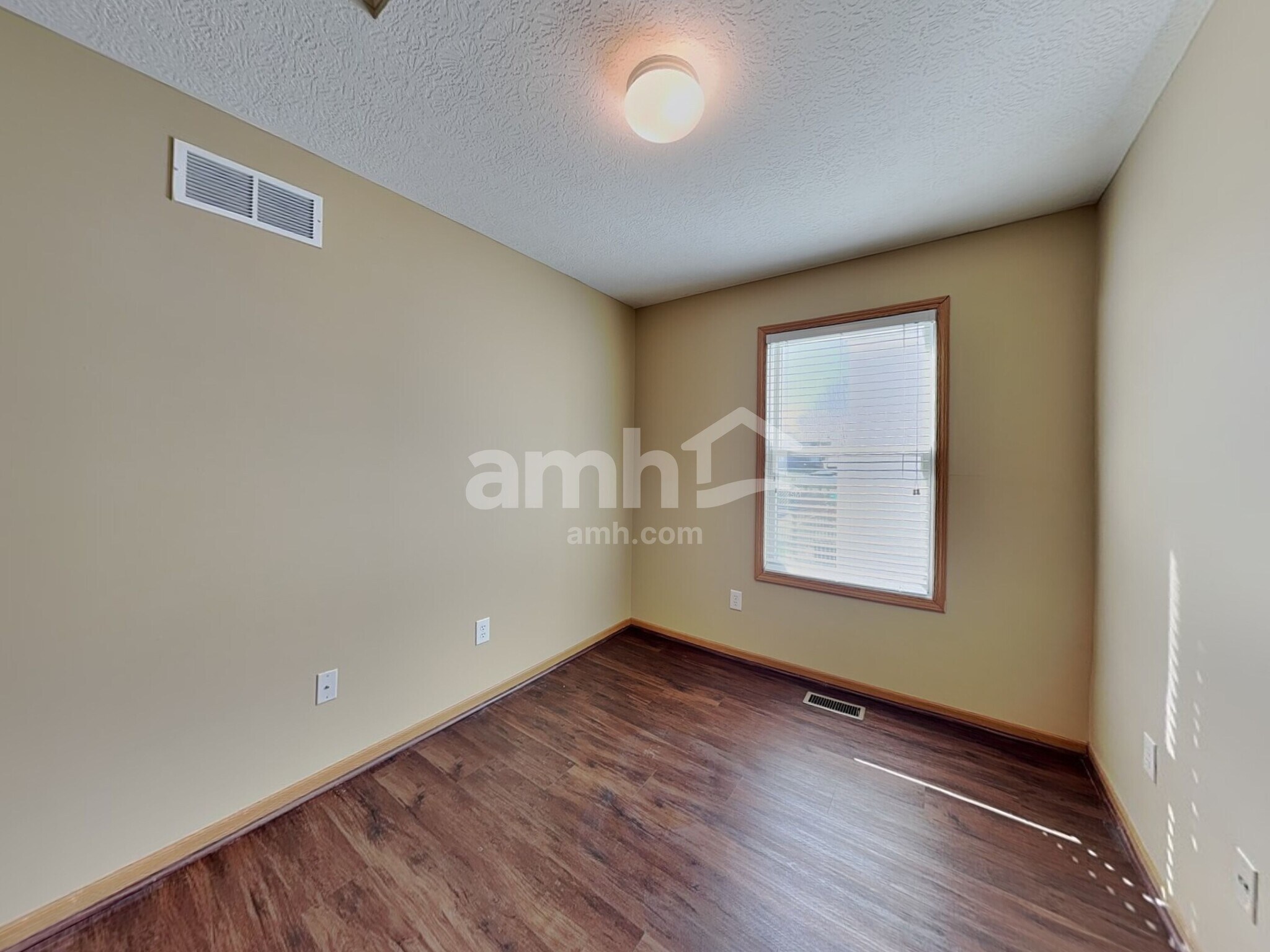 Building Photo - 818 Bent Oak Dr