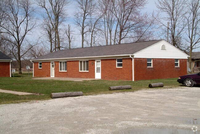 Primary Photo - 1800 W State Road 32