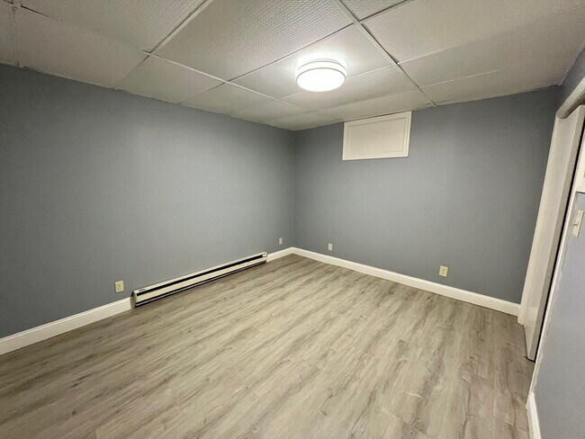 Building Photo - 146 Allen Rd