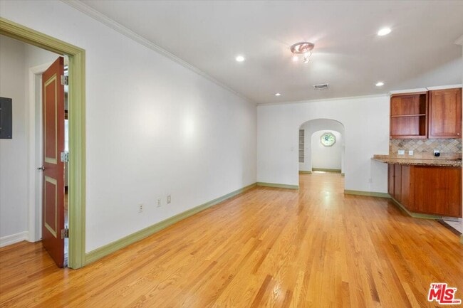 Building Photo - 4385 Camellia Ave