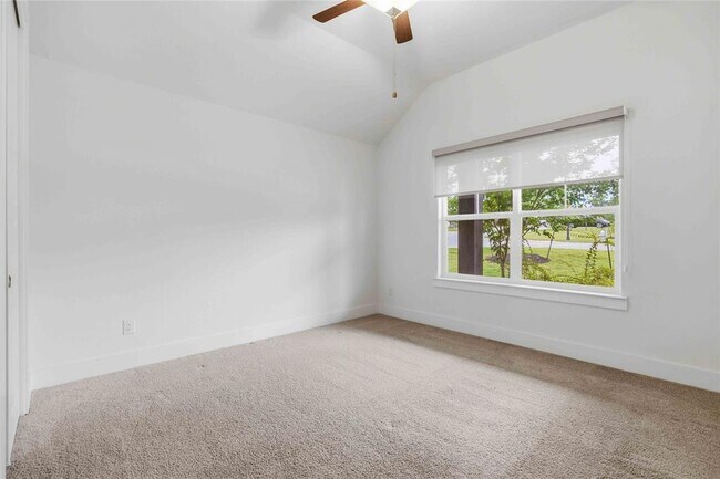 Building Photo - 401 Sitlington Ln