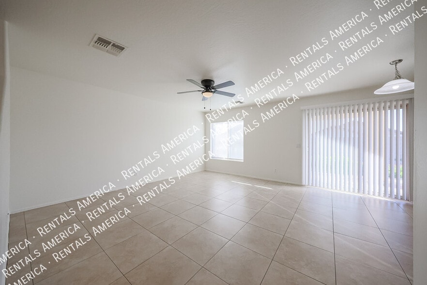 Building Photo - 17747 W Ventura St