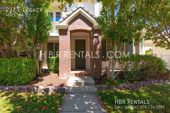 Primary Photo - WICKLUND Village 4 Bedroom Home - Gated Dr...
