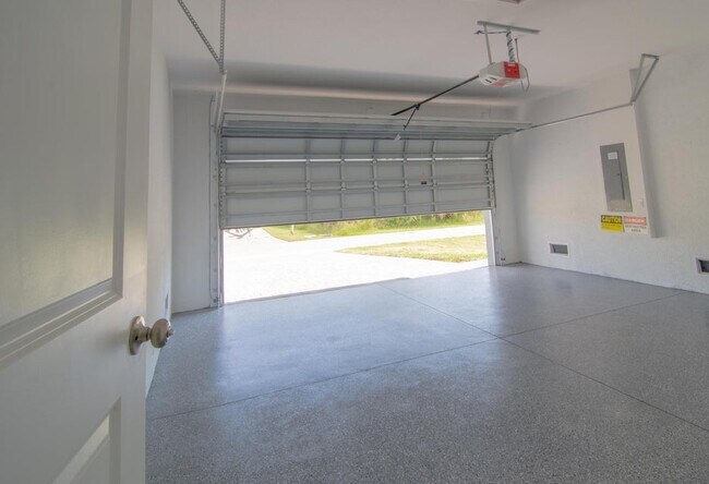 Building Photo - 10654 Washington Rd