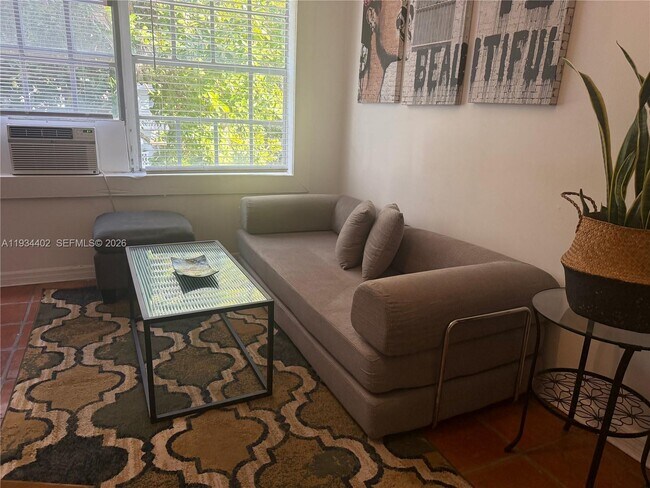 Building Photo - 842 Meridian Ave