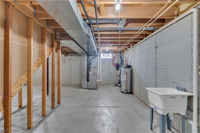 Building Photo - 1505 W 19th St