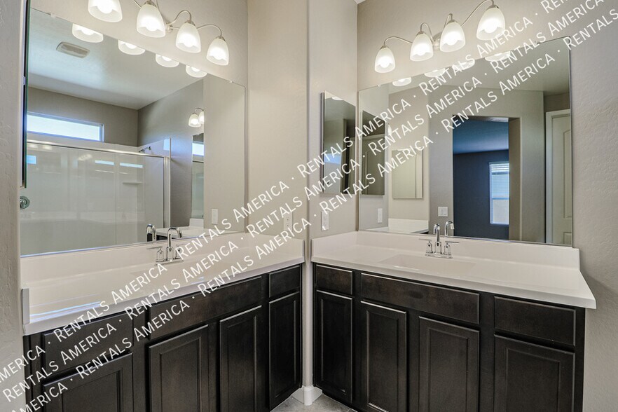 Building Photo - 8482 W Sonoma Way