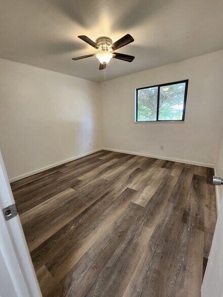 Building Photo - 1814 NW 20th Ter