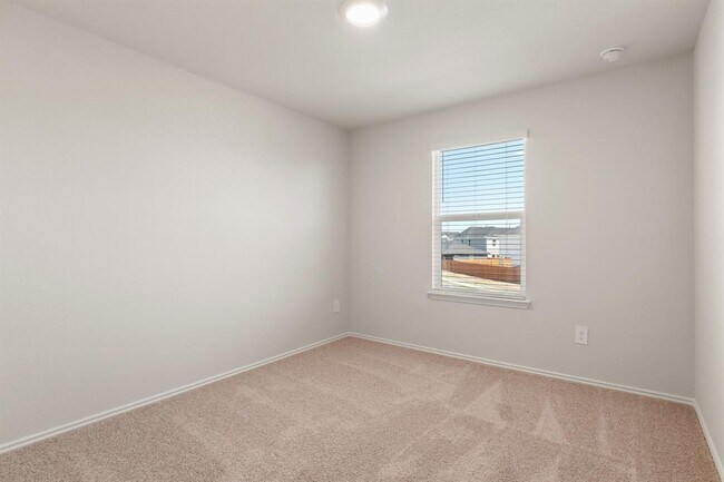 Building Photo - 257 Frogmore Lp