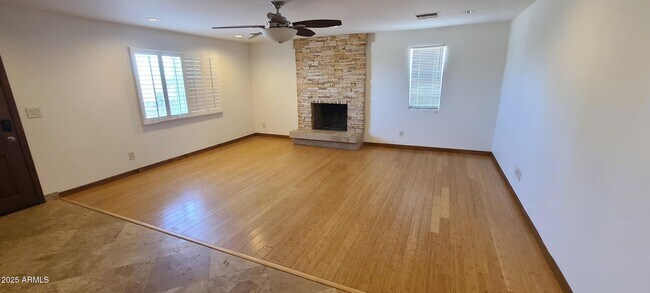 Primary Photo - 27239 N 64th Way