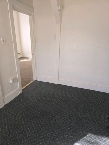 Building Photo - 920 Broadway St