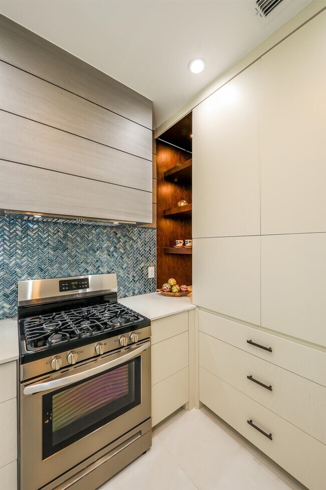 Building Photo - 209 Green Jay Ln