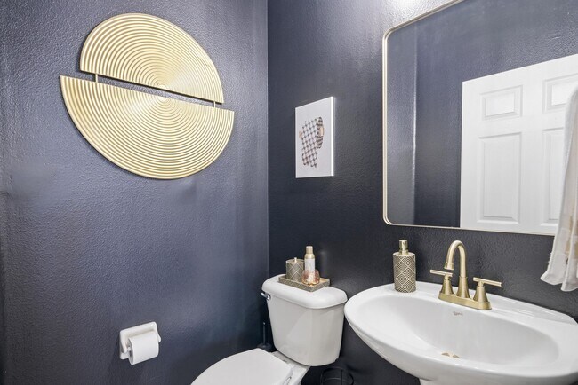 Building Photo - 1020 W Rollingwood Ct