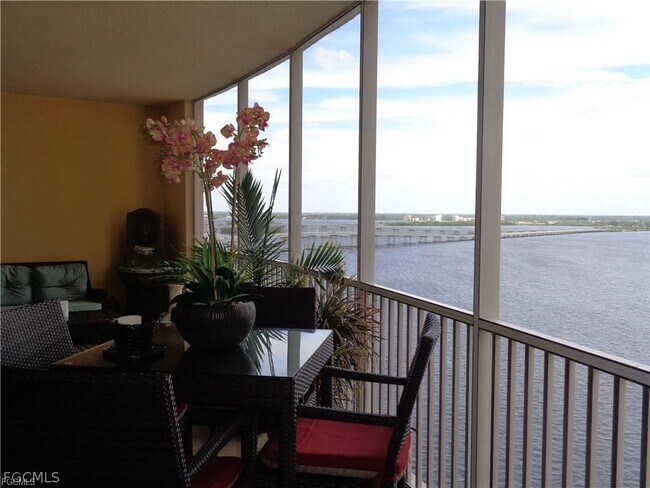 Building Photo - 2743 First St