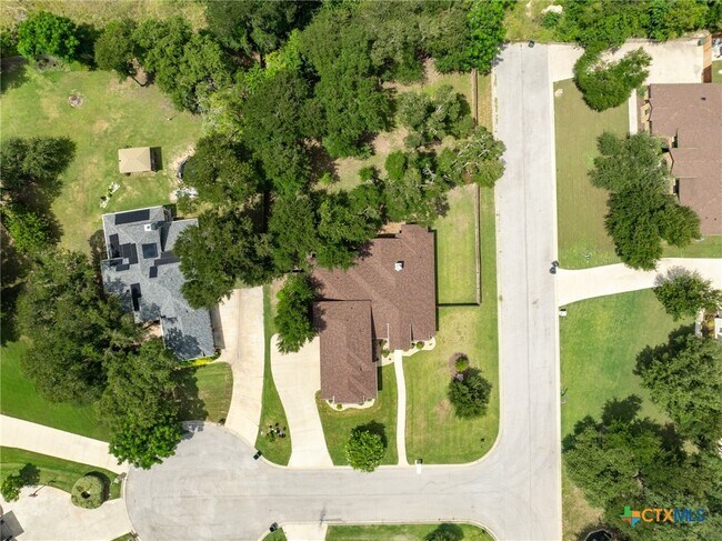 Building Photo - 1010 Woodland Bend Cir