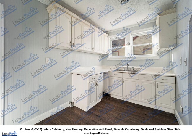 Building Photo - REMODELED 2/1 Rnch-New Floors,Frig,Cvrd Pr...