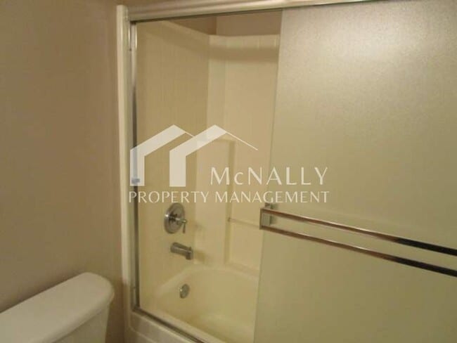 Building Photo - 4 Bedroom, 2.5 Bathroom Home in Gig Harbor