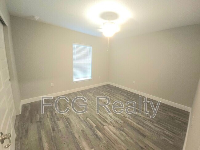 Building Photo - 175 Pine Crse