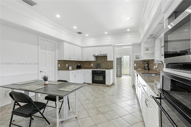 Building Photo - 8700 SW 153rd Terrace