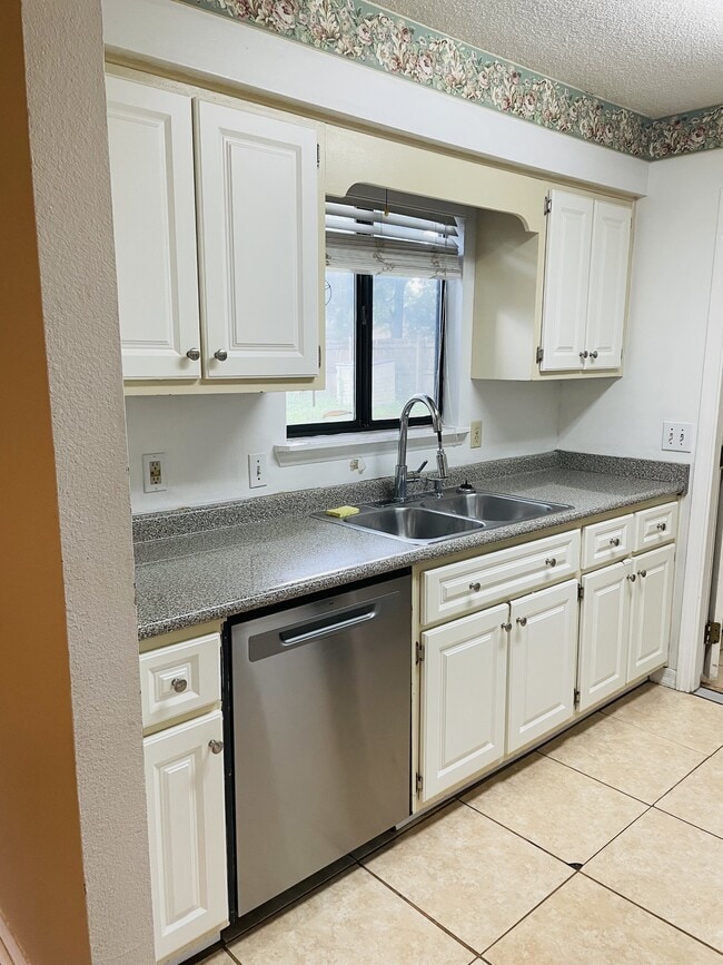 Building Photo - 5311 Water Valley Dr