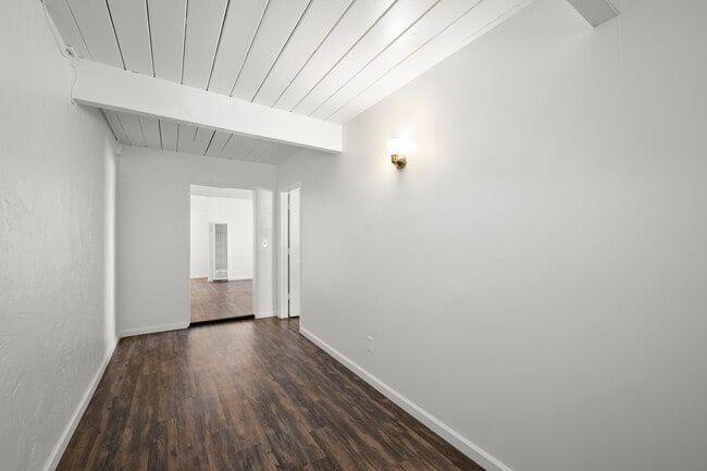 Building Photo - 5415 Lenox Dr