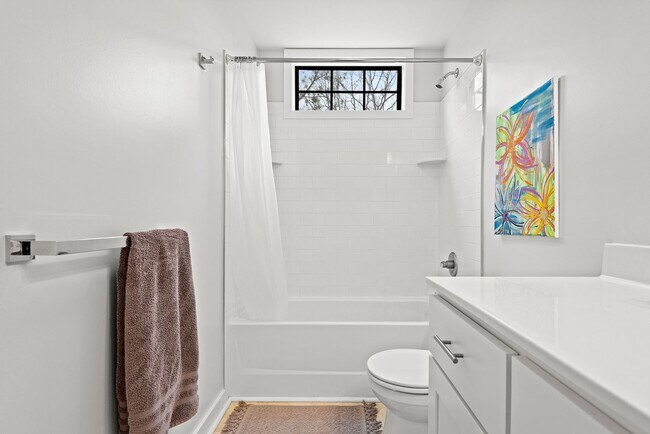 Building Photo - Adorable Upgraded Condo Available Soon!