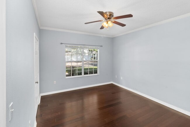 Building Photo - Luxurious 1 Bed / 1 Bath Condo in The Link...