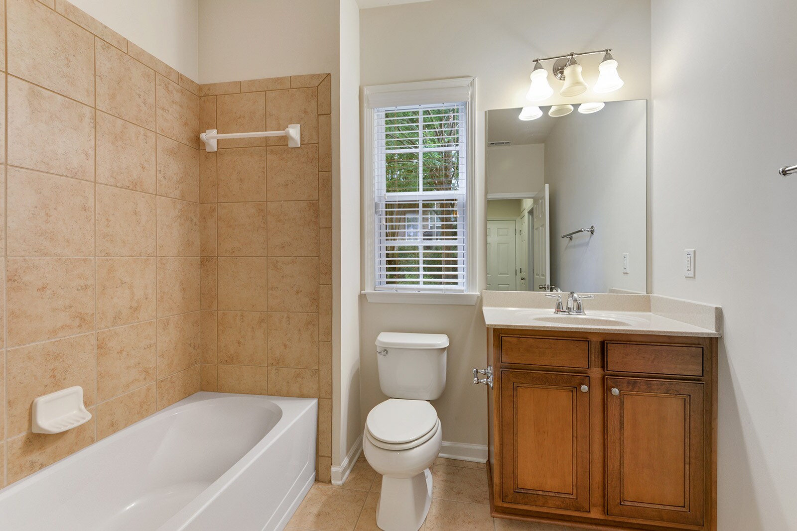 Building Photo - 366 Ardmore Ct NW