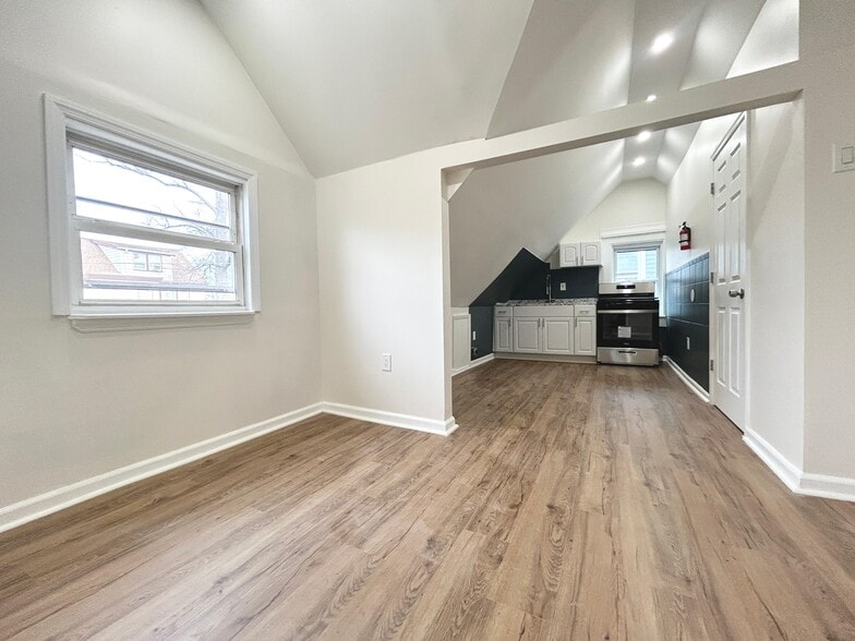 Building Photo - 34 Feiner Pl