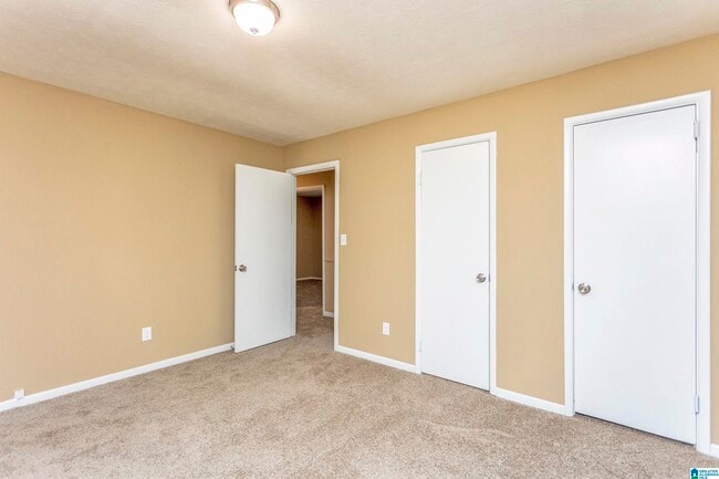 Building Photo - 506 Vardar Ln