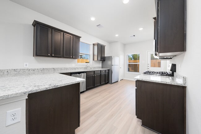 Building Photo - 15542 Caramel Spgs Dr