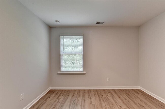 Building Photo - 175 Grey Falcon Ave