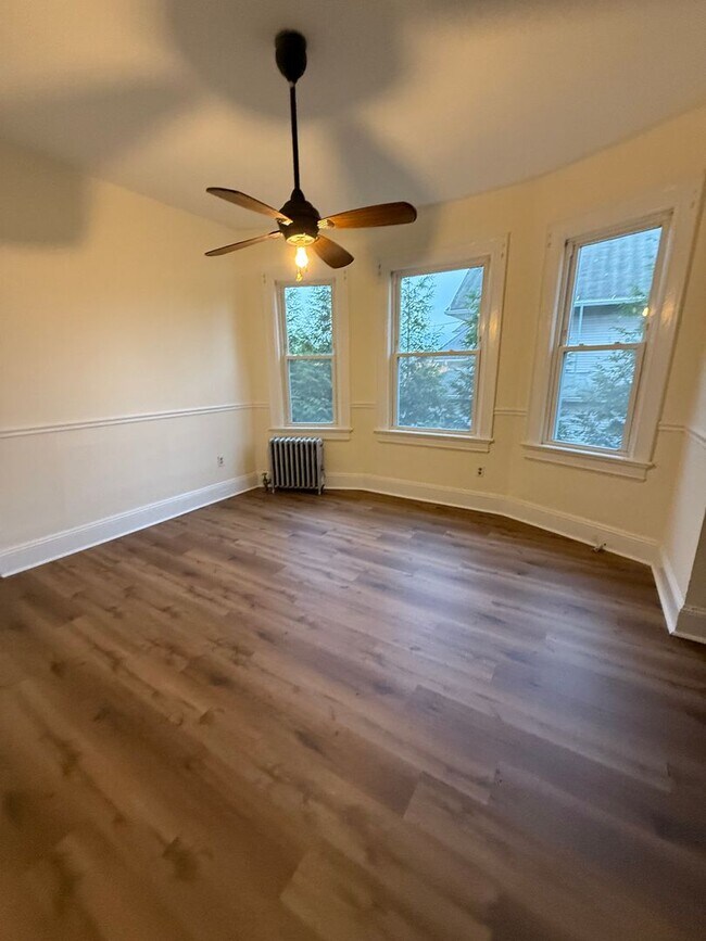 Building Photo - 1314-1316 Schlager St