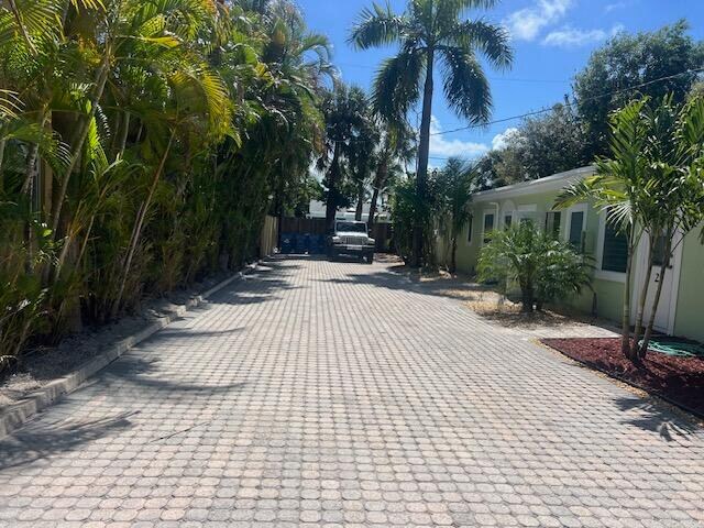 Building Photo - 116 Mayfield Rd