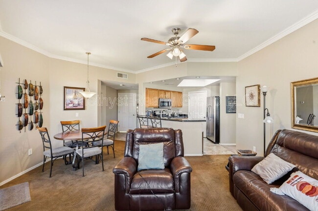 Building Photo - 10030 W Indian School Rd